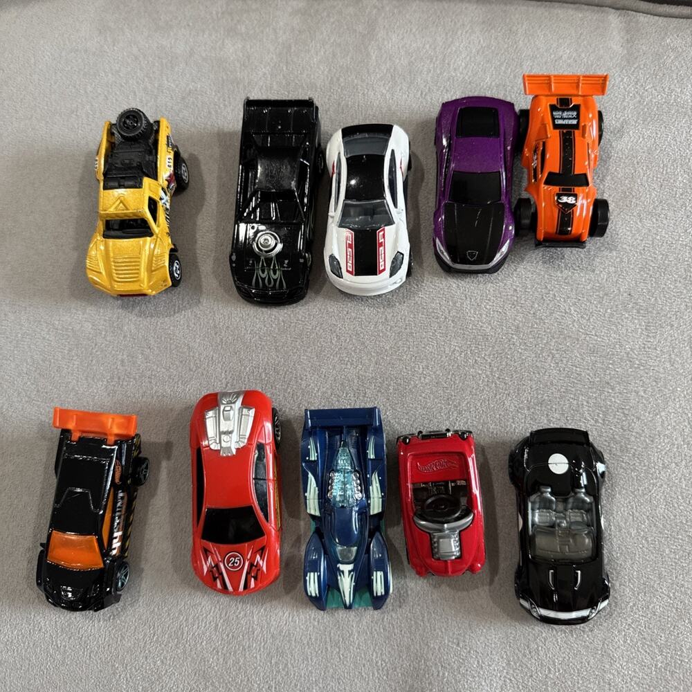 Lot Of 10 Hot Wheels Die Cast Motor Max & More Cars Toy Cars Vehicles Plastic